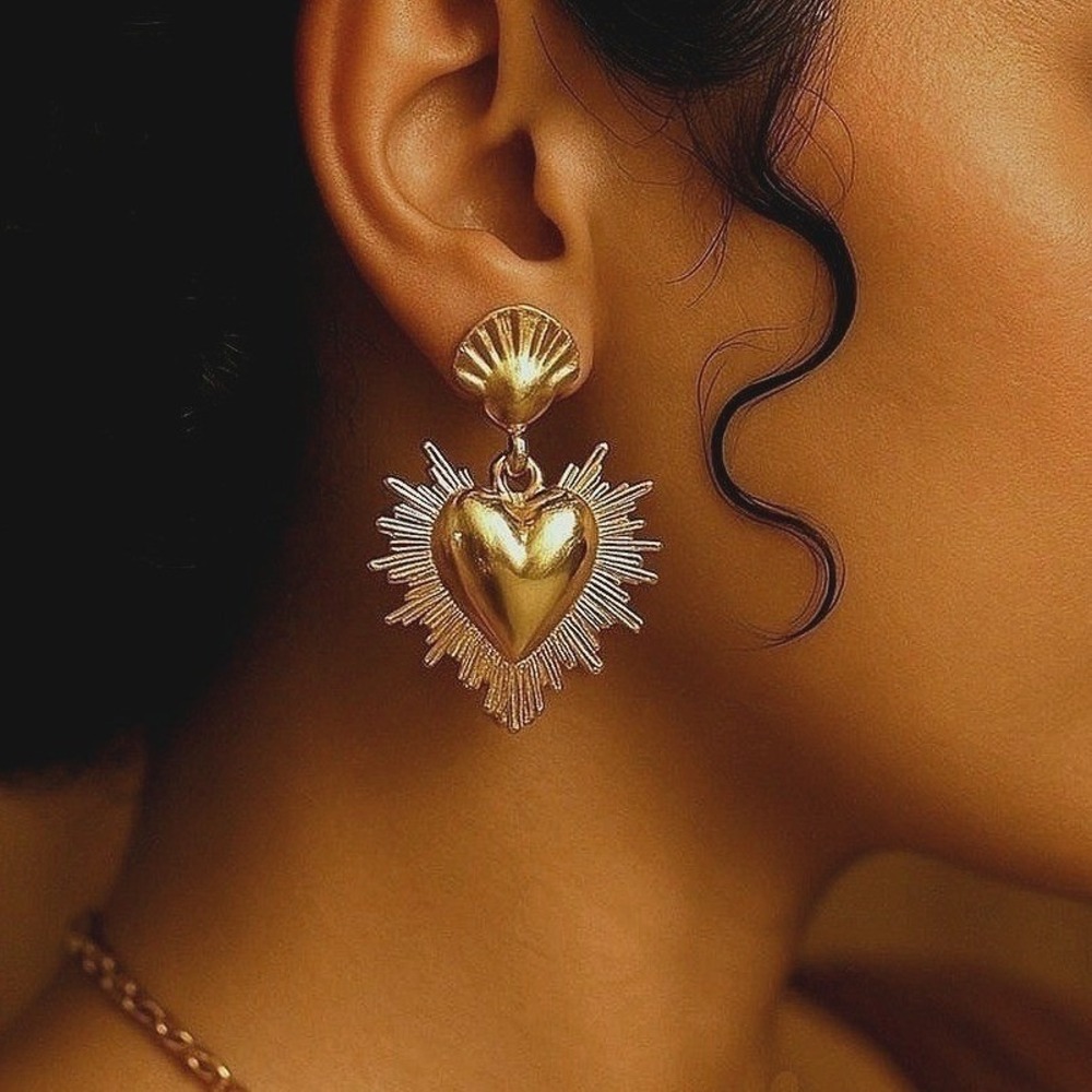 New‎ Gold Milagro Corazon Sacred Heart Dangle Earrings Dangle Queen Halloween